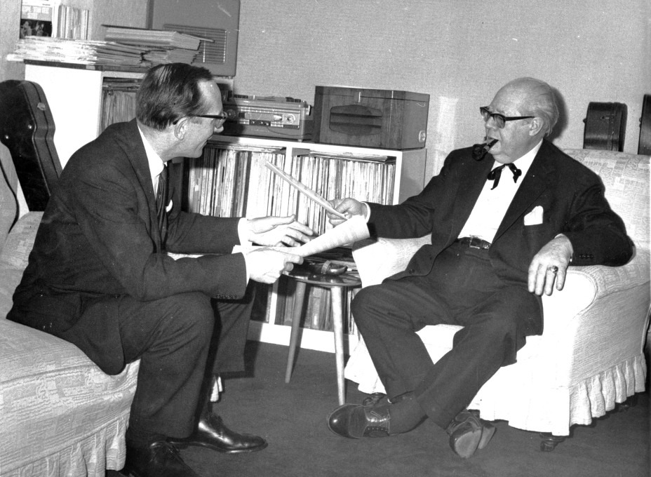 7 Duarte and Andres Segovia at Duarte's home, Morton Way, London, 1965.