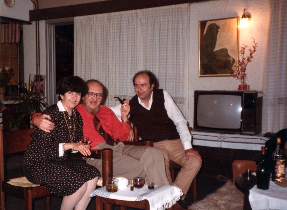 10 Duarte with Liza and Evangelos at their home in Athens, 1984.