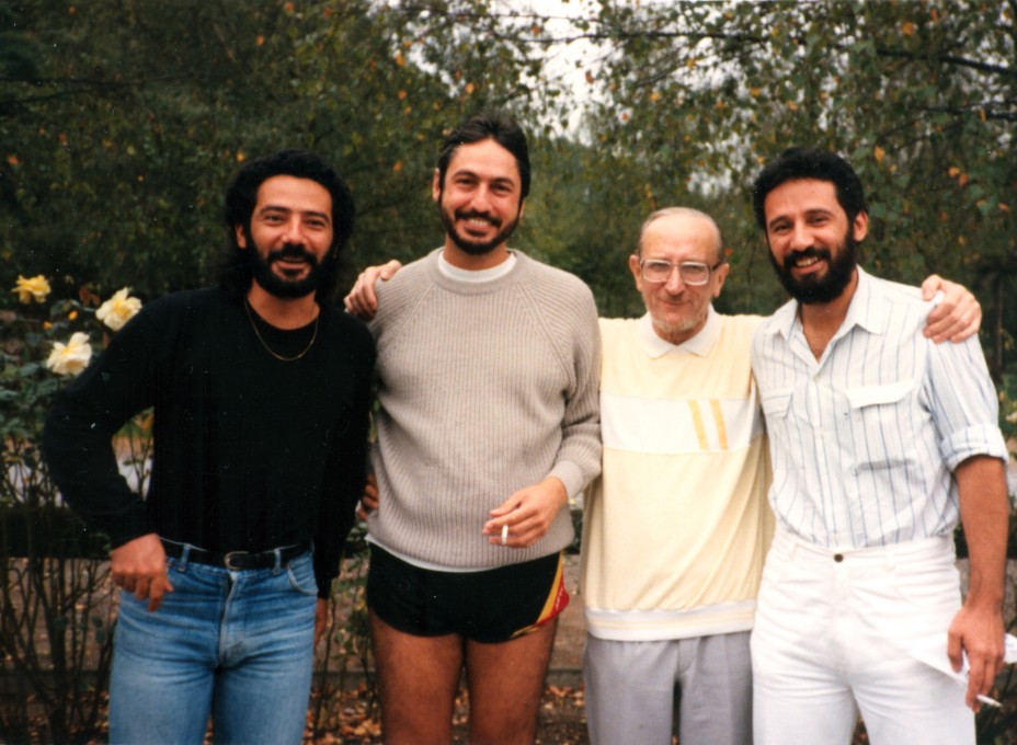 12 Duarte with Ernesto Cordero (centre left) and the Assad brothers, Sergio and Odair, Mettman, Germany, September 1989.